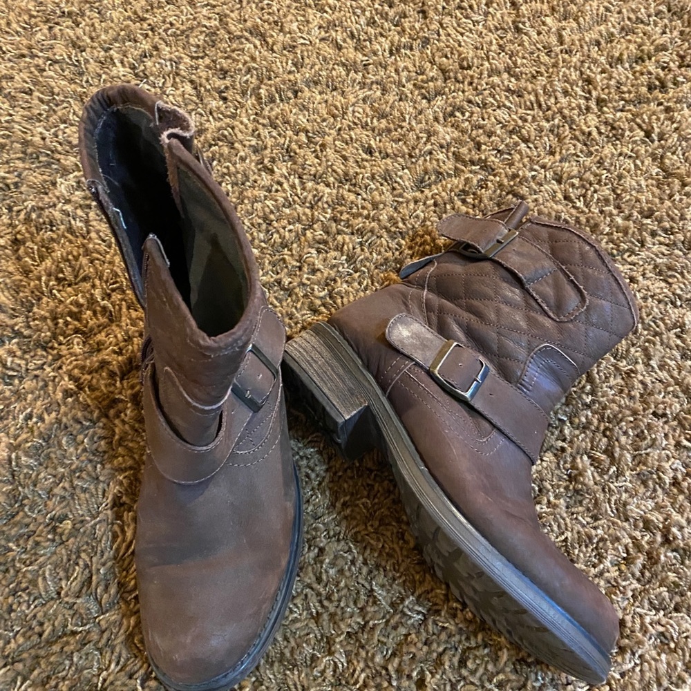 Steve Madden boots